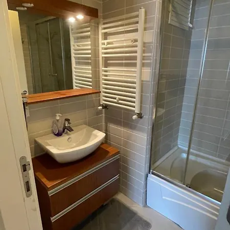 דירה 3 Bedroom Luxurious Next To Sheraton And Tennis Academy In Begonya Residency, Akbati Mall